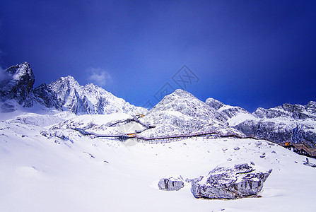 云南丽江玉龙雪山大索道高清图片