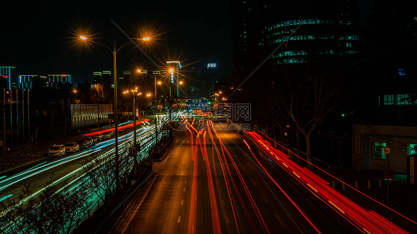 城市道路车轨延时图片