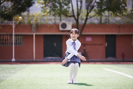 小学生做体操图片