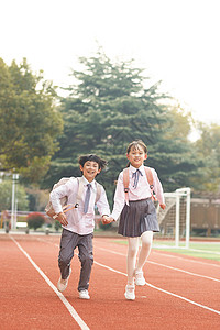 小学生奔跑背景图片