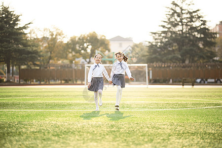 小学生操场活动图片