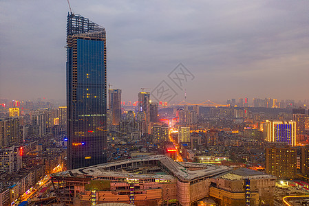 城市建设中的商业中心写字楼夜景图片