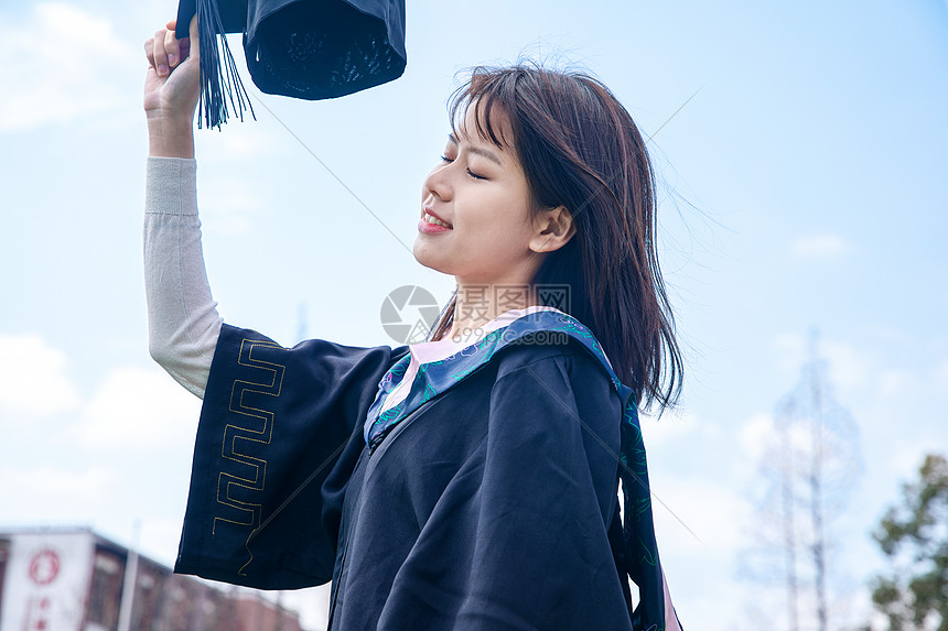 女大学生图片