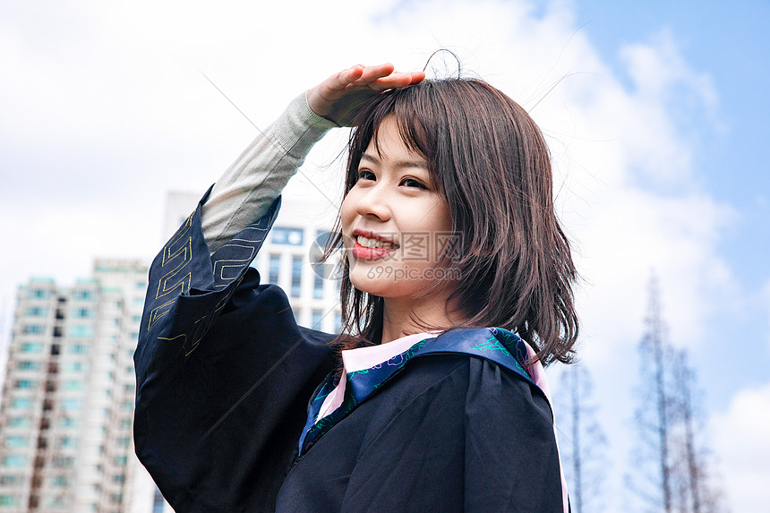 女大学生图片