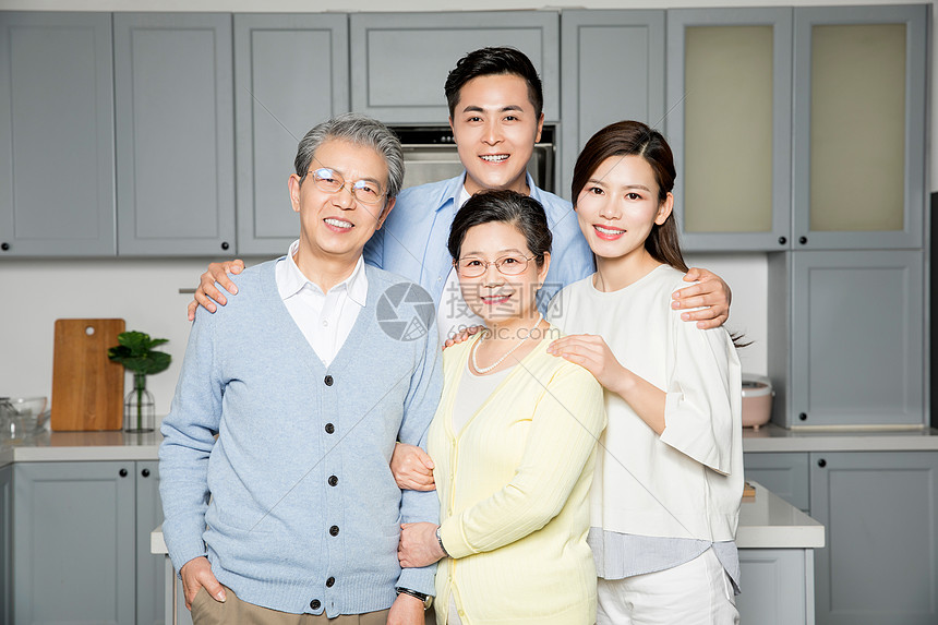 厨房一家人图片