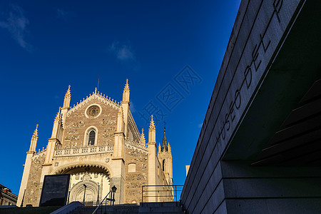 教堂油画西班牙马德里普拉多博物馆背景