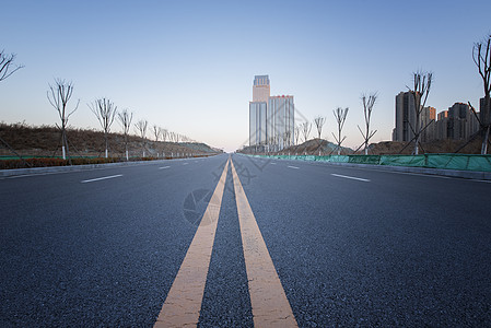 空旷的道路图片