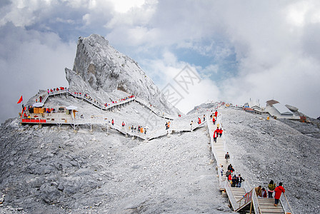 雪山栈道玉龙雪山栈道高清图片