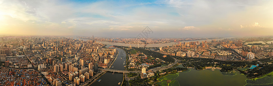 夕阳下的城市风光全景长图背景