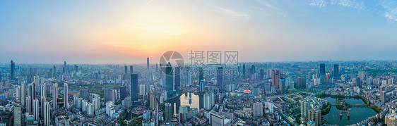 繁华城市建筑群夕阳落日全景长图图片