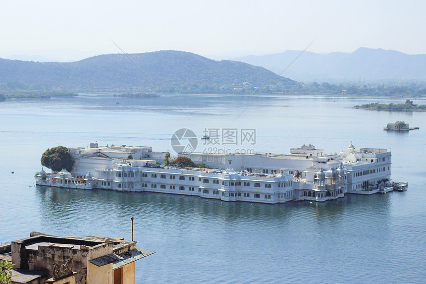 印度乌代布尔皮丘拉湖水上宫殿图片