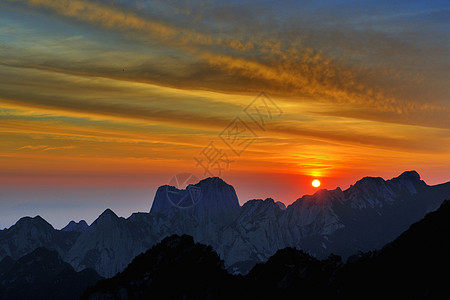 远眺华山秦岭日出背景