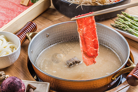 涮牛肉酸菜肥牛高清图片