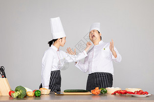 两个厨师图片
