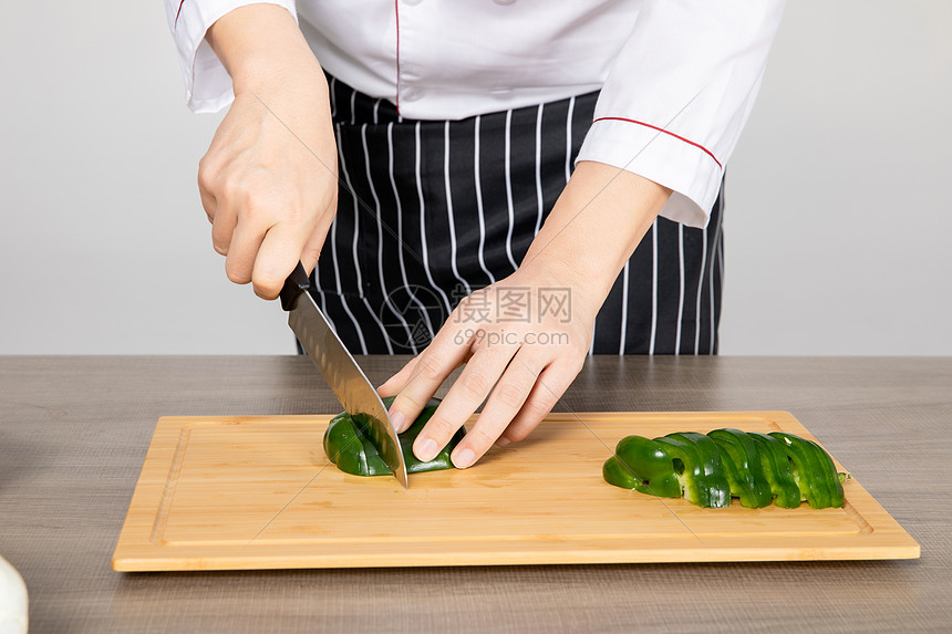 照片 人物情感 切菜.