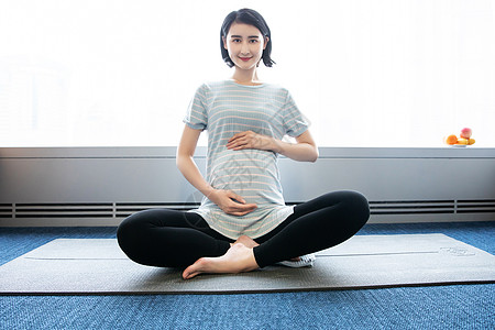 孕妇做瑜伽运动职场妈妈办公室瑜伽背景
