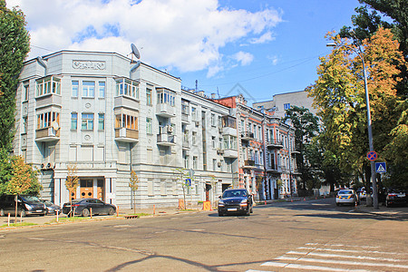 夏日开车乌克兰利沃夫城市建筑背景