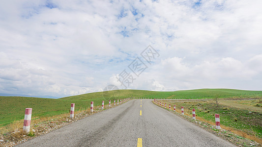 新疆草原公路图片