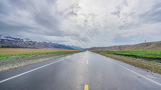 新疆草原公路图片