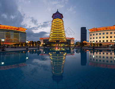 游泳池夜景桂林一院两馆背景