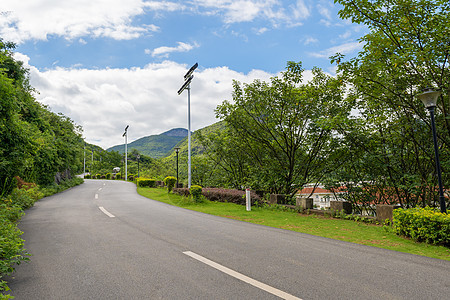 空旷的盘山公路图片