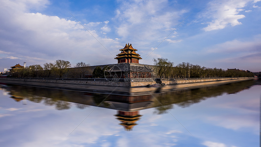 北京紫禁城角楼的古建筑图片