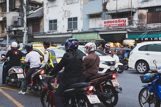 泰国街道车水马龙图片