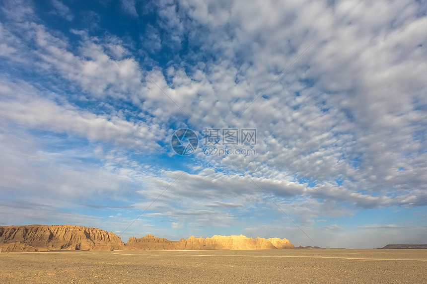 雅丹风景地貌隔壁图片