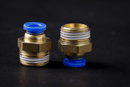 铜芯水管连接件全铜水管连接件背景