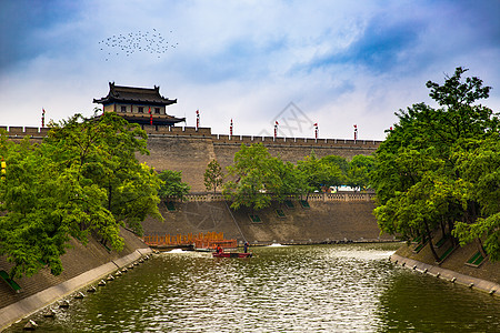 西安古城古朴雨后高清图片