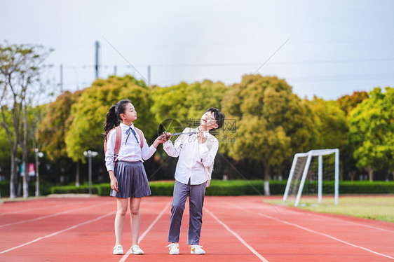 小学生课间活动图片