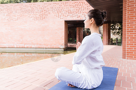 放松运动女性瑜伽冥想背景