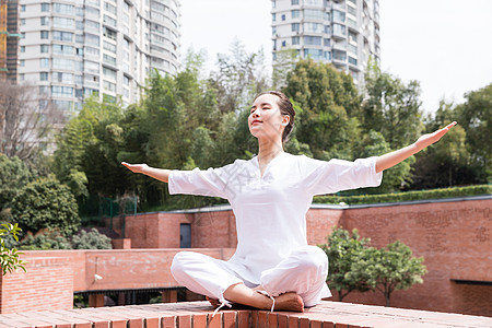 女性瑜伽户外健身高清图片