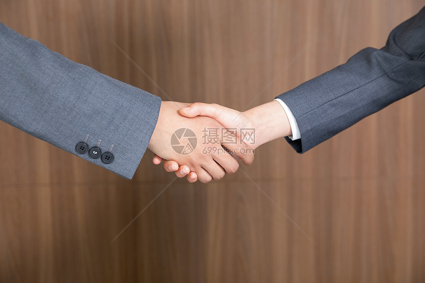 商务人士握手图片