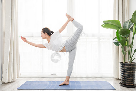 运动动作女性瑜伽瘦身背景