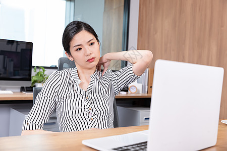 职场女性颈椎痛职场女性肩膀疼背景