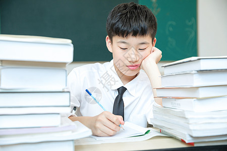 学习上的烦恼初中生教室做题烦恼背景