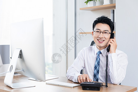 客服电话商务男客服打电话背景