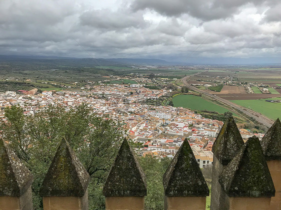 西班牙权利的游戏取景地阿尔莫多瓦·德尔里奥城堡图片