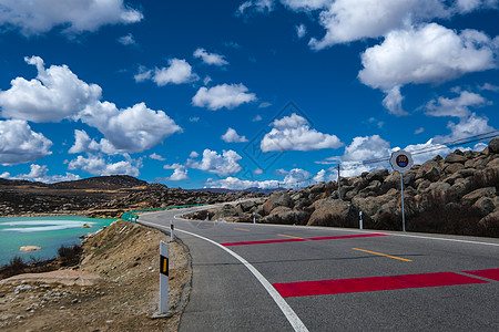 蓝紫稻城机场公路背景