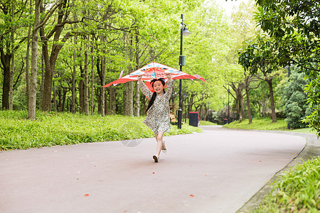 风筝和小女孩小女孩放风筝背景