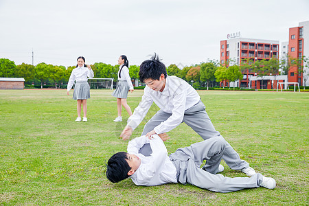 小学生打架小学生打架高清图片