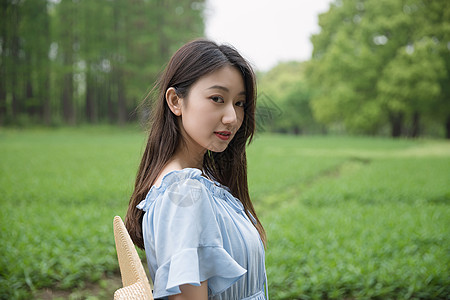 夏日旅游森系美女郊游背景