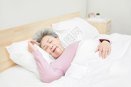 老人睡觉休息的老奶奶高清图片