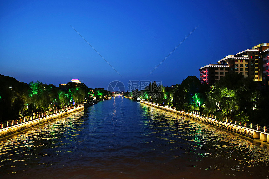 江苏扬州京杭大运河夜景图片