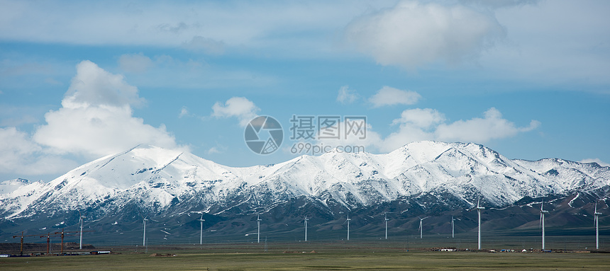 新疆天山雪山图片