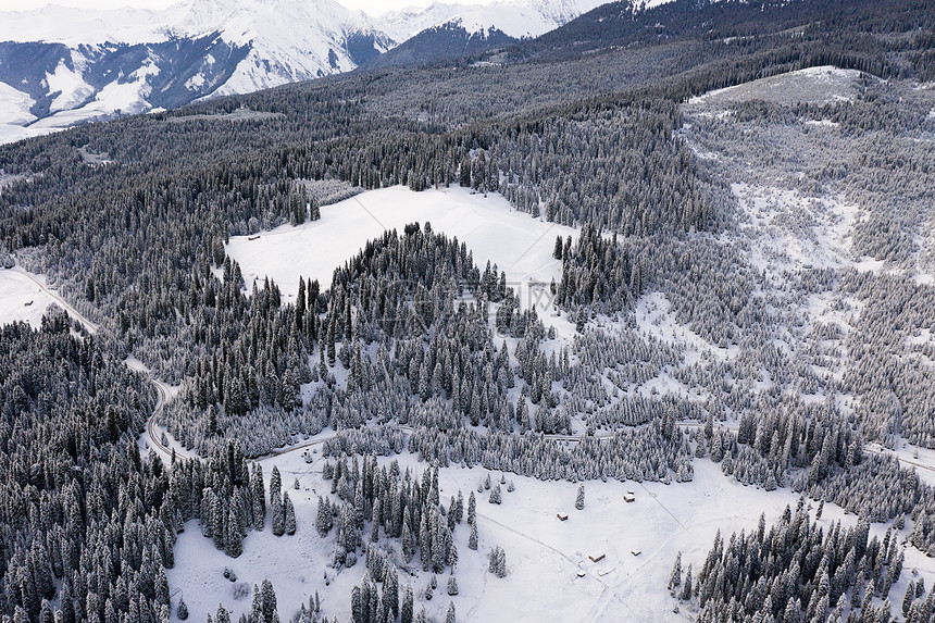 新疆天山冬季雪景航拍素材背景图片