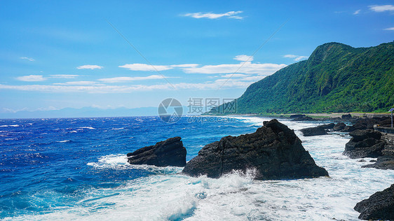 台湾绿岛海浪礁石图片