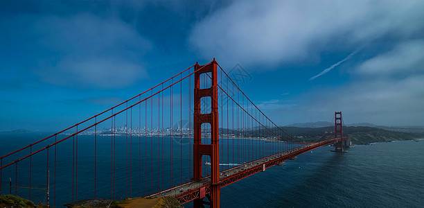 旧金山艺术宫旧金山金门大桥背景