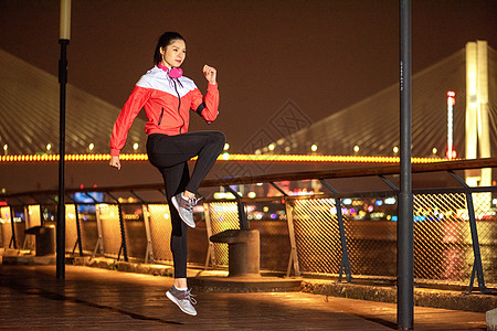 美女夜跑夜晚都市高清图片